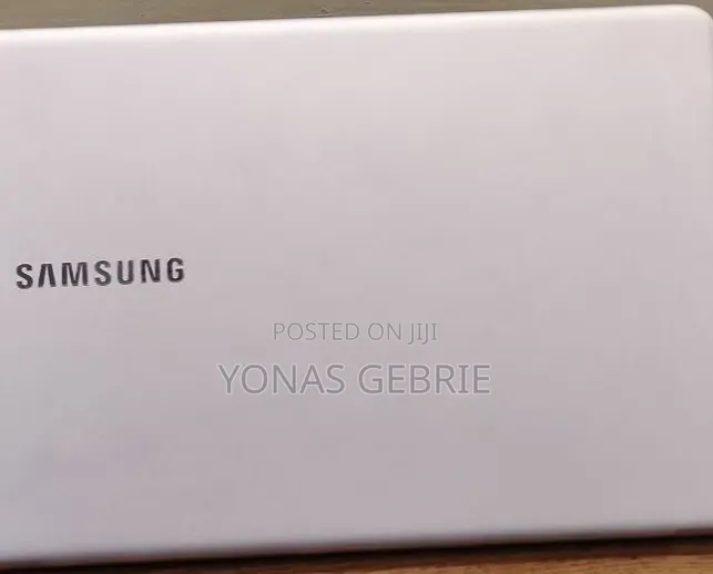 New Laptop Samsung 8GB Intel Core i7 SSD 256GB