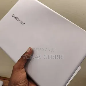 New Laptop Samsung 8GB Intel Core i7 SSD 256GB