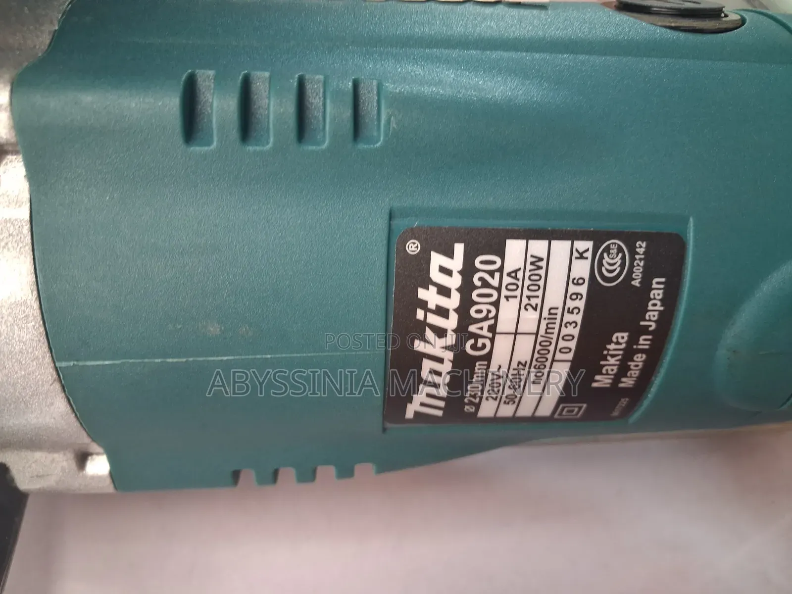 Makita Angle Grinder – Powerful & Reliable Performance