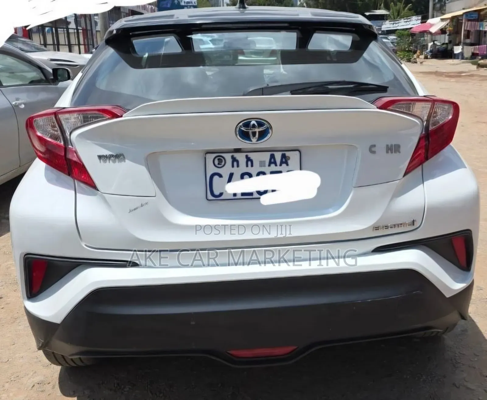 Toyota C-HR XLE 2022 White