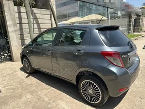 Toyota Yaris 2011 Gray