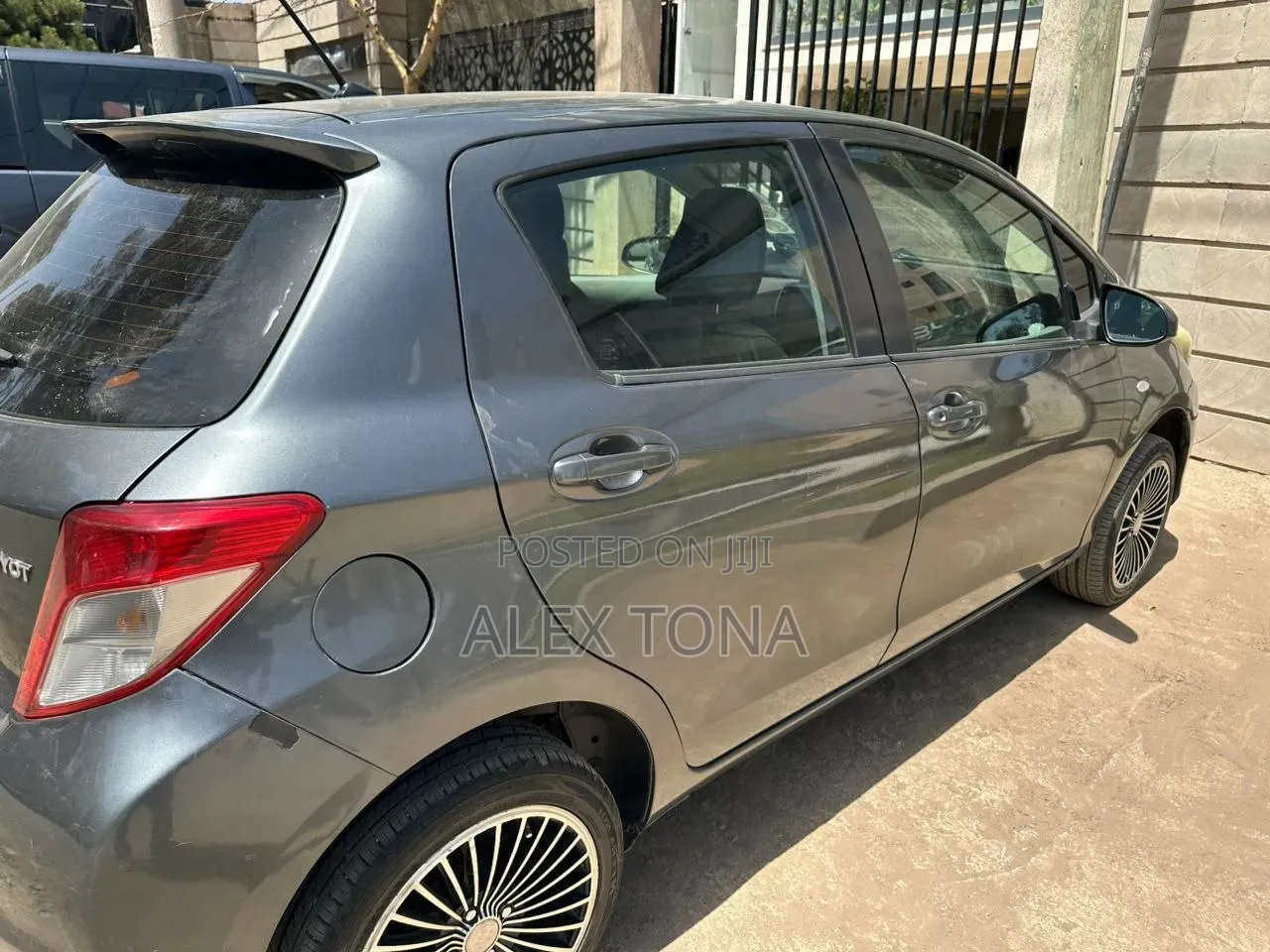 Toyota Yaris 2011 Gray