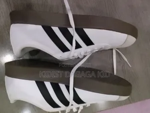 Addidas VL Court
