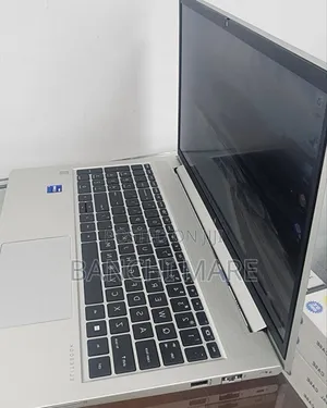 New Laptop HP EliteBook 860 G10 16GB Intel Core i7 SSD 512GB
