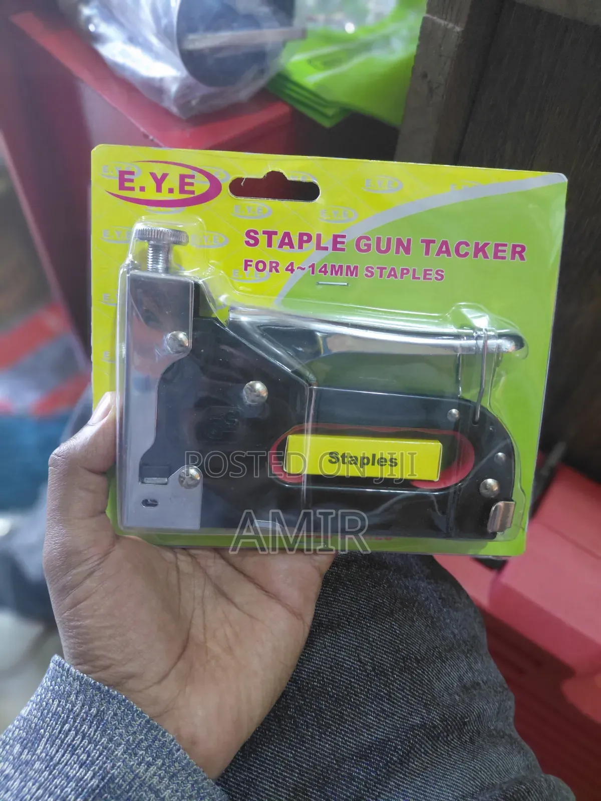 Heavy-Duty Staple Tacker (4-14mm Staples)