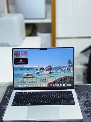 New Laptop Apple MacBook Pro 2024 M4 Pro 24GB Apple M4 Pro SSD 512GB