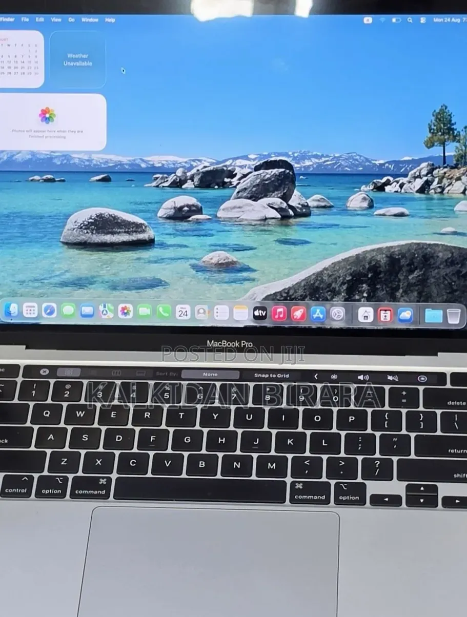 New Laptop Apple MacBook Pro 2020 32GB Intel Core i7 SSD 512GB
