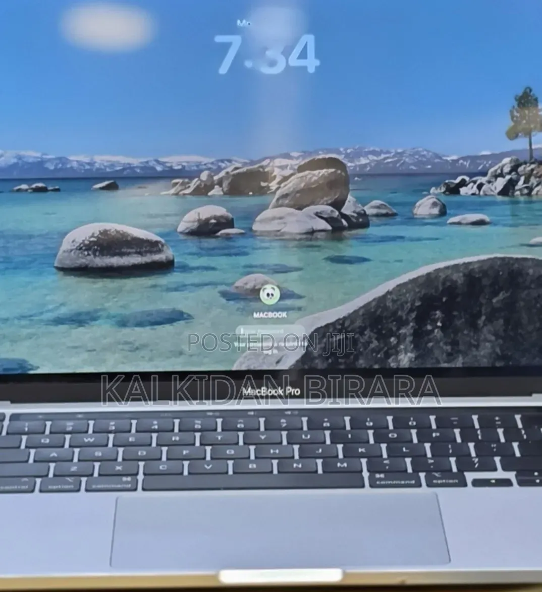 New Laptop Apple MacBook Pro 2020 32GB Intel Core i7 SSD 512GB