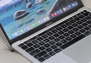 New Laptop Apple MacBook Pro 2020 32GB Intel Core i7 SSD 512GB