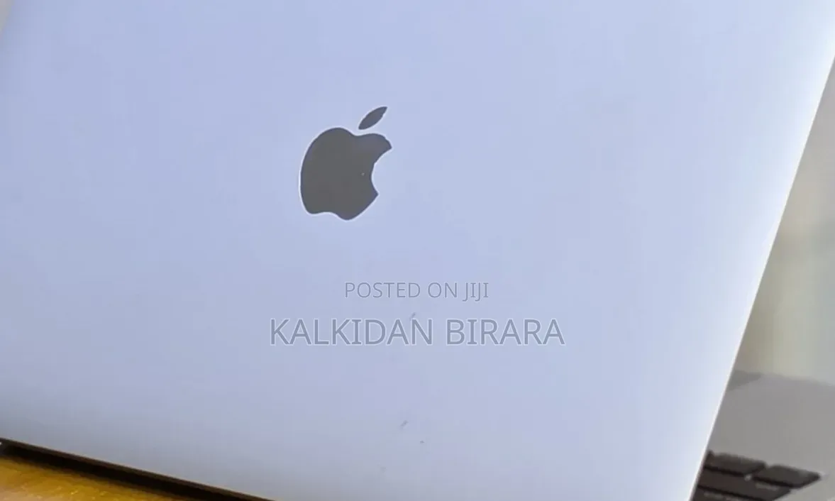 New Laptop Apple MacBook Pro 2020 32GB Intel Core i7 SSD 512GB