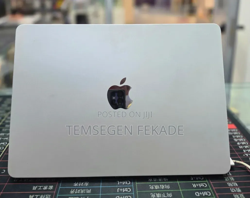 New Laptop Apple MacBook Air 2025 M4 16GB Apple M4 SSD 256GB