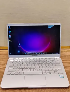 New Laptop Samsung Galaxy Book 2 8GB Intel Core i7 SSD 256GB