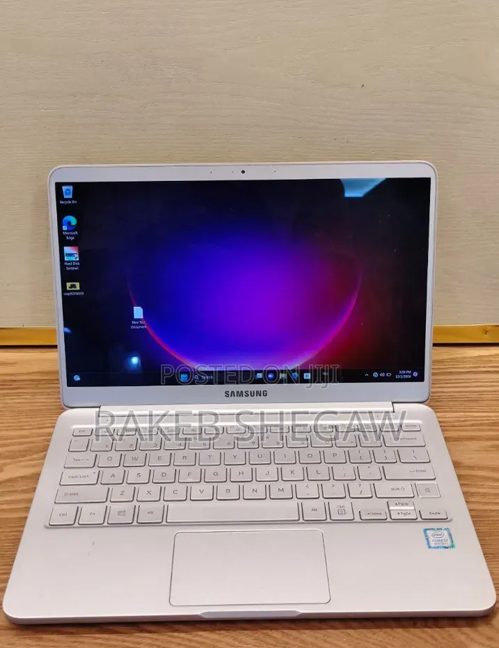 New Laptop Samsung Galaxy Book 2 8GB Intel Core i7 SSD 256GB