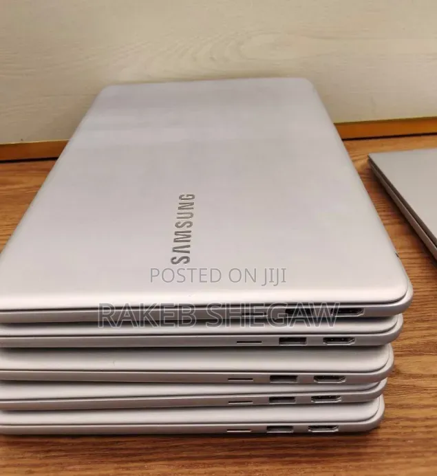 New Laptop Samsung Galaxy Book 2 8GB Intel Core i7 SSD 256GB