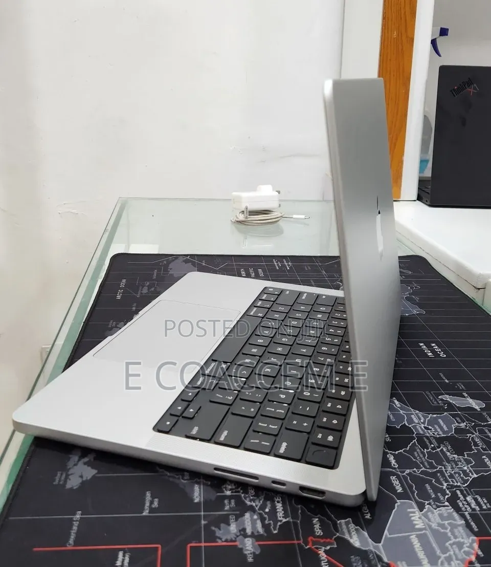 New Laptop Apple MacBook Pro 2024 M4 24GB Apple M4 Pro SSD 512GB