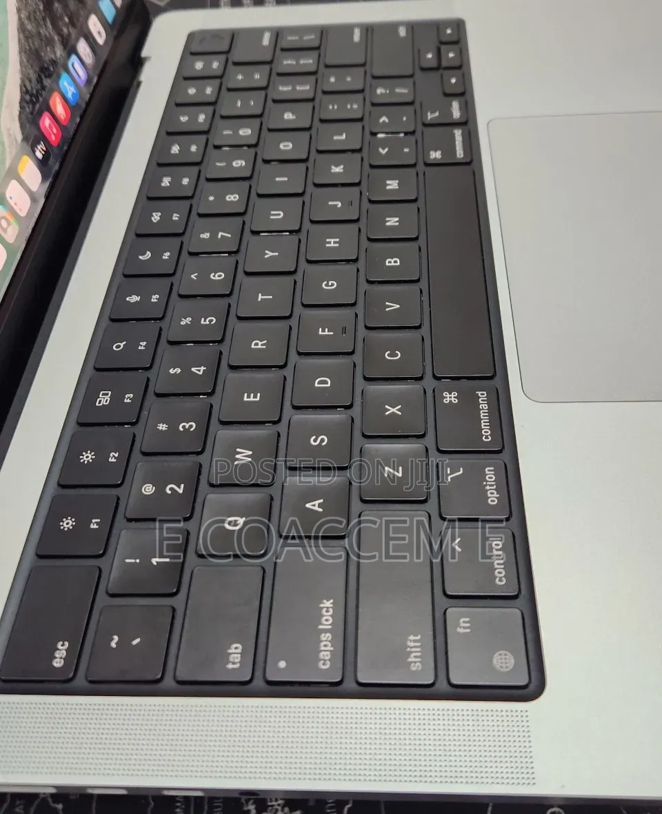 New Laptop Apple MacBook Pro 2024 M4 24GB Apple M4 Pro SSD 512GB