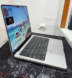 New Laptop Apple MacBook Pro 2024 M4 24GB Apple M4 Pro SSD 512GB