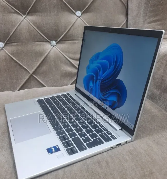 New Laptop HP EliteBook 830 16GB Intel Core i5 SSD 512GB