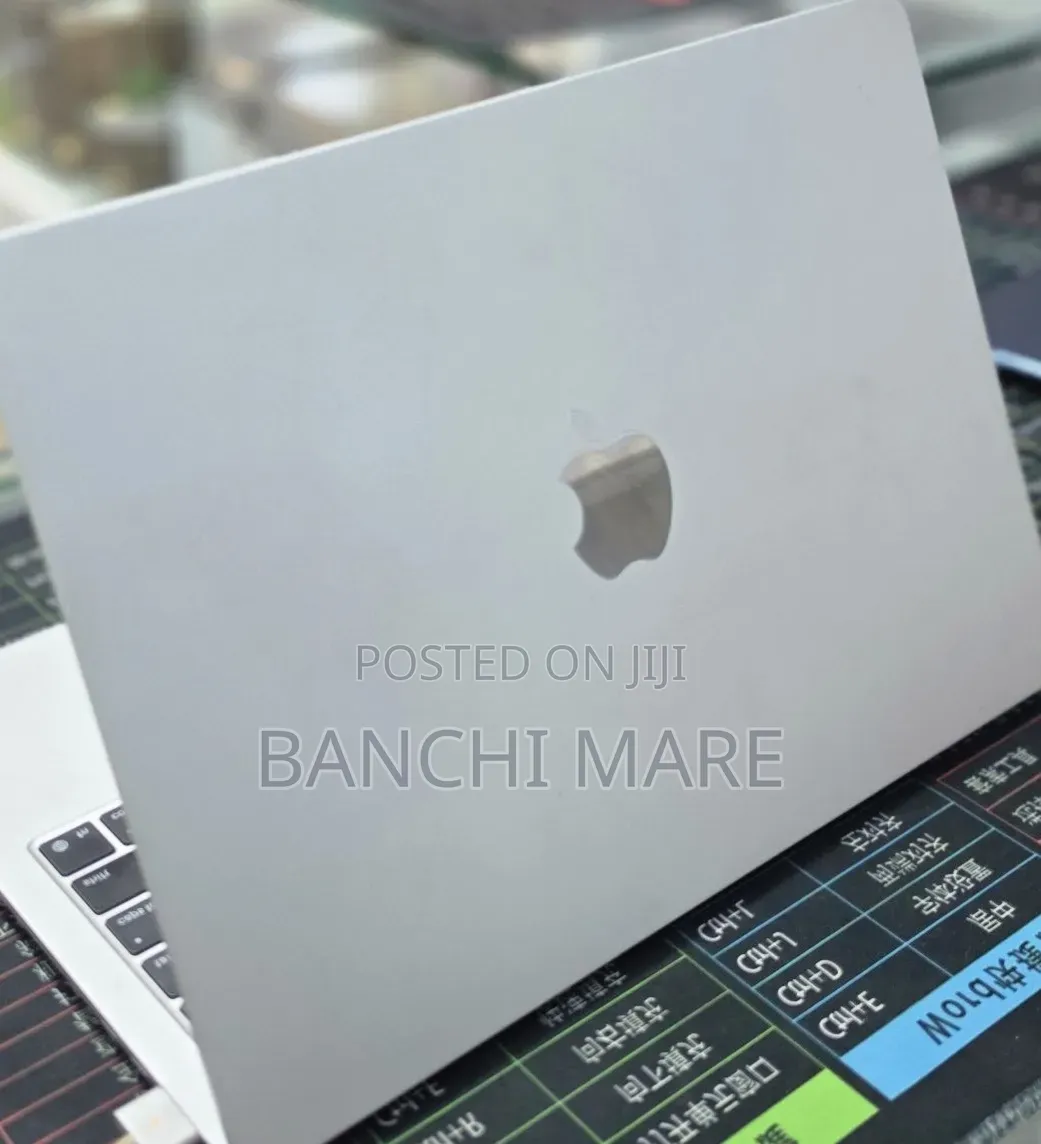 New Laptop Apple MacBook Air 2025 M4 16GB Apple M4 SSD 256GB