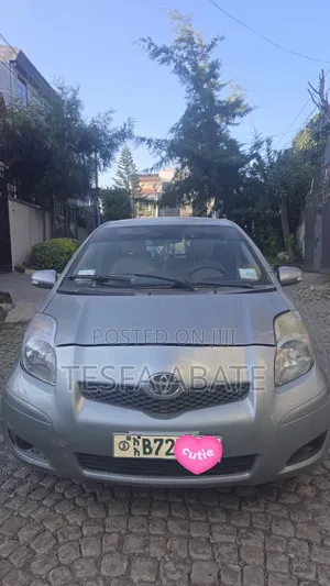 Toyota Yaris 2010 Gray