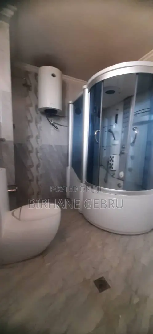 6bdrm House in G+1 House, Bole for rent