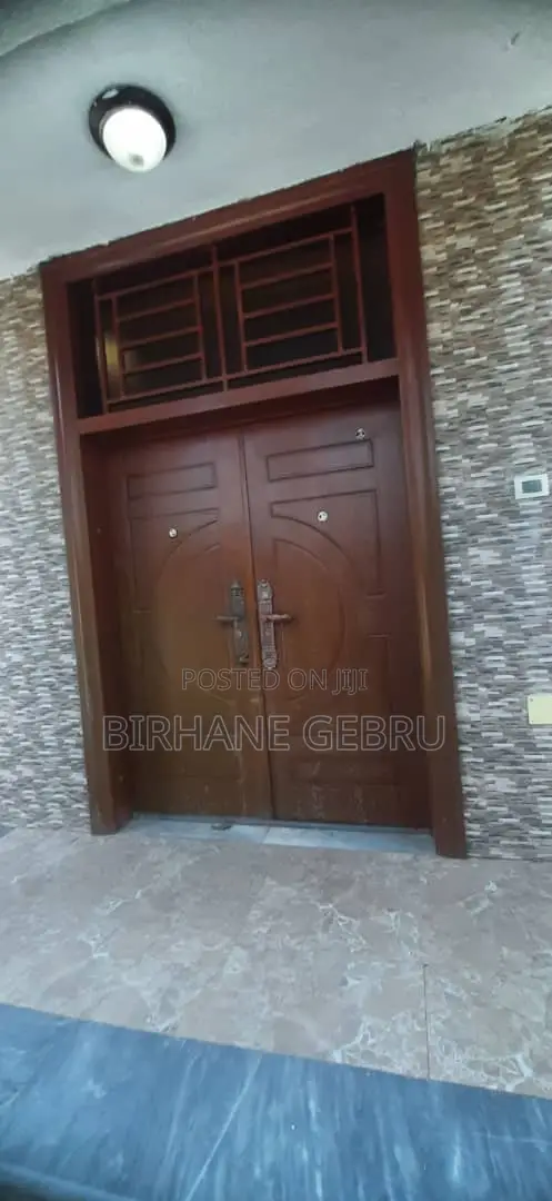 6bdrm House in G+1 House, Bole for rent