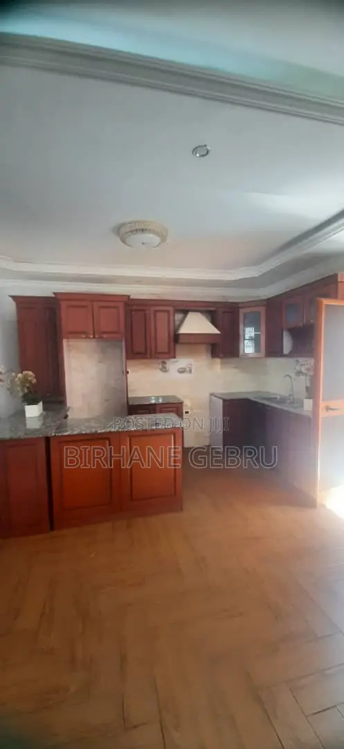 6bdrm House in G+1 House, Bole for rent