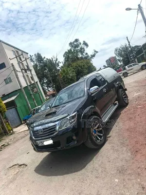 Toyota Hilux 2013 Black