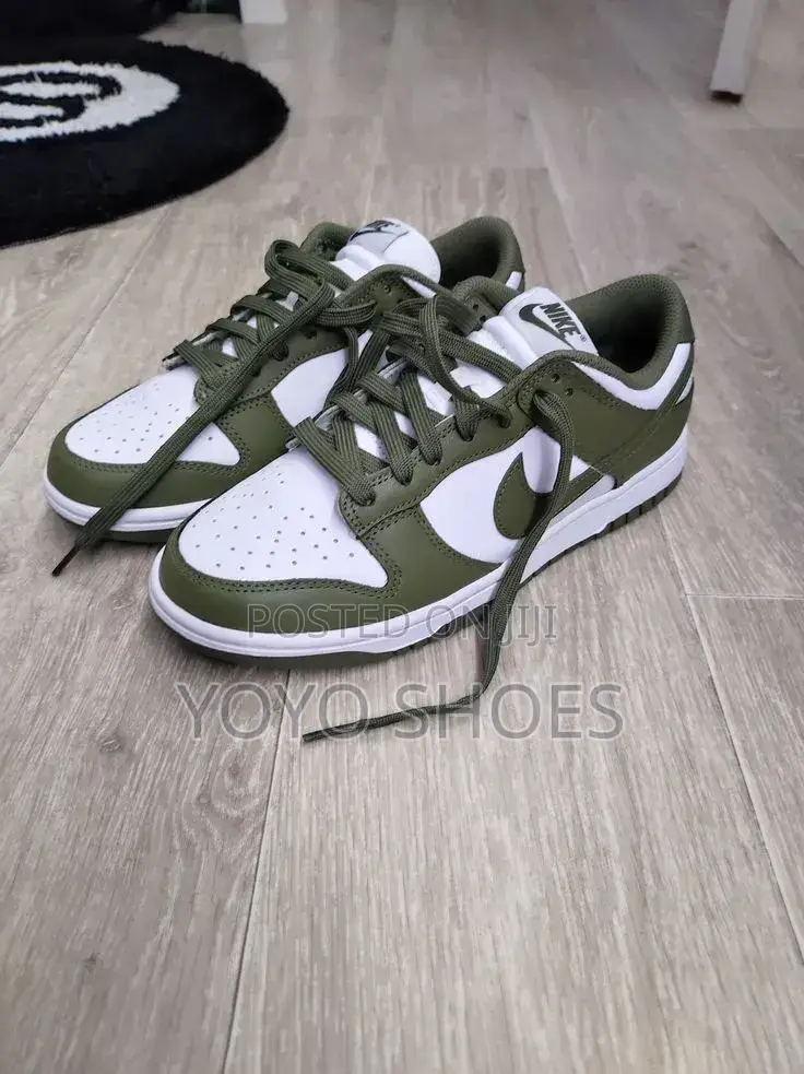Nike Dunk Low 'Medium Olive' Unisex Fashion Sneakers