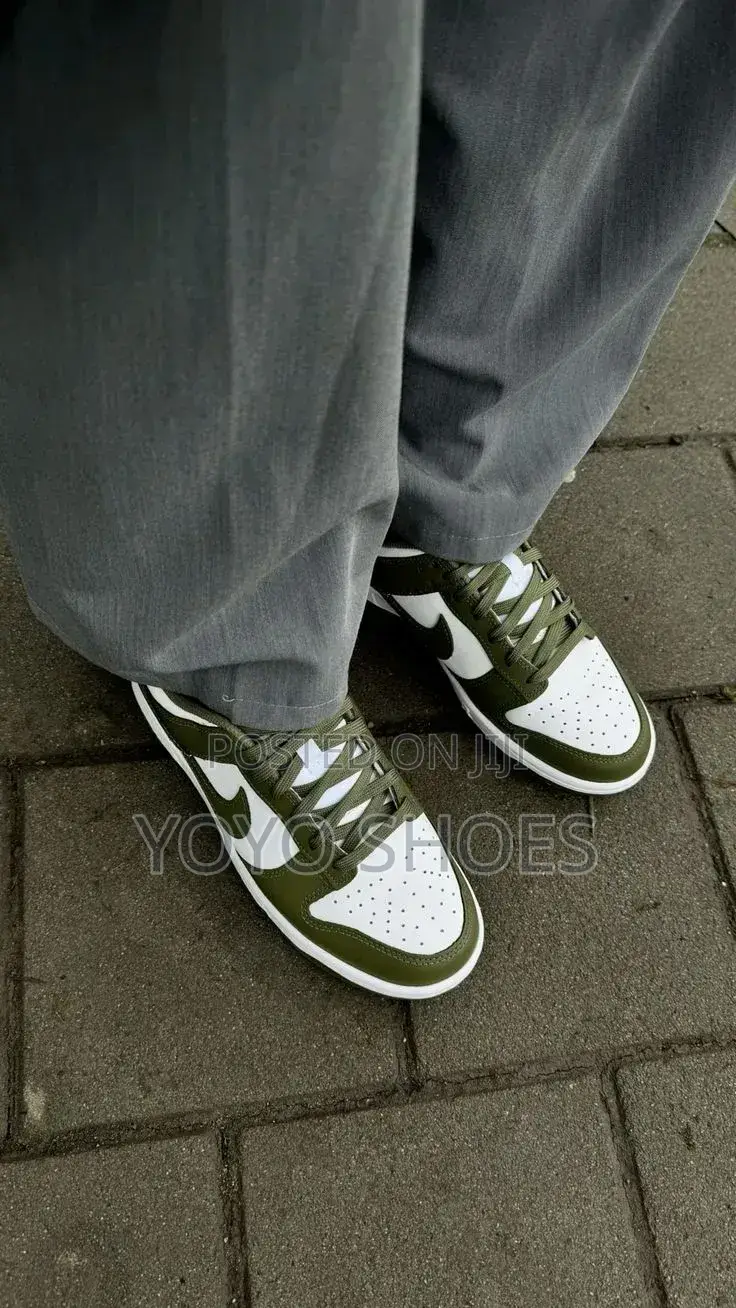 Nike Dunk Low 'Medium Olive' Unisex Fashion Sneakers