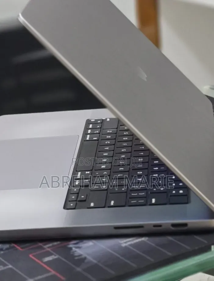 New Laptop Apple MacBook Pro 2021 M1 Max 64GB Apple M1 Max SSD 1T