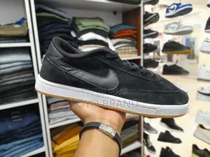 Nike SB FC Classic Black/White Unusex Fashion Sneaker