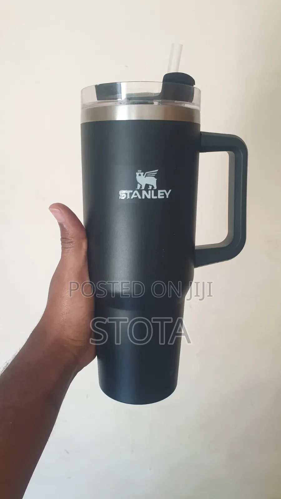 Stanley Cup With Straw ከለር አለው
