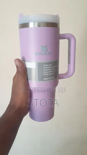 Stanley Cup With Straw ከለር አለው
