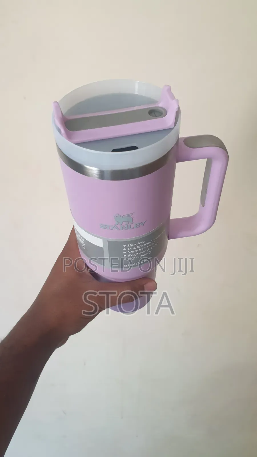 Stanley Cup With Straw ከለር አለው