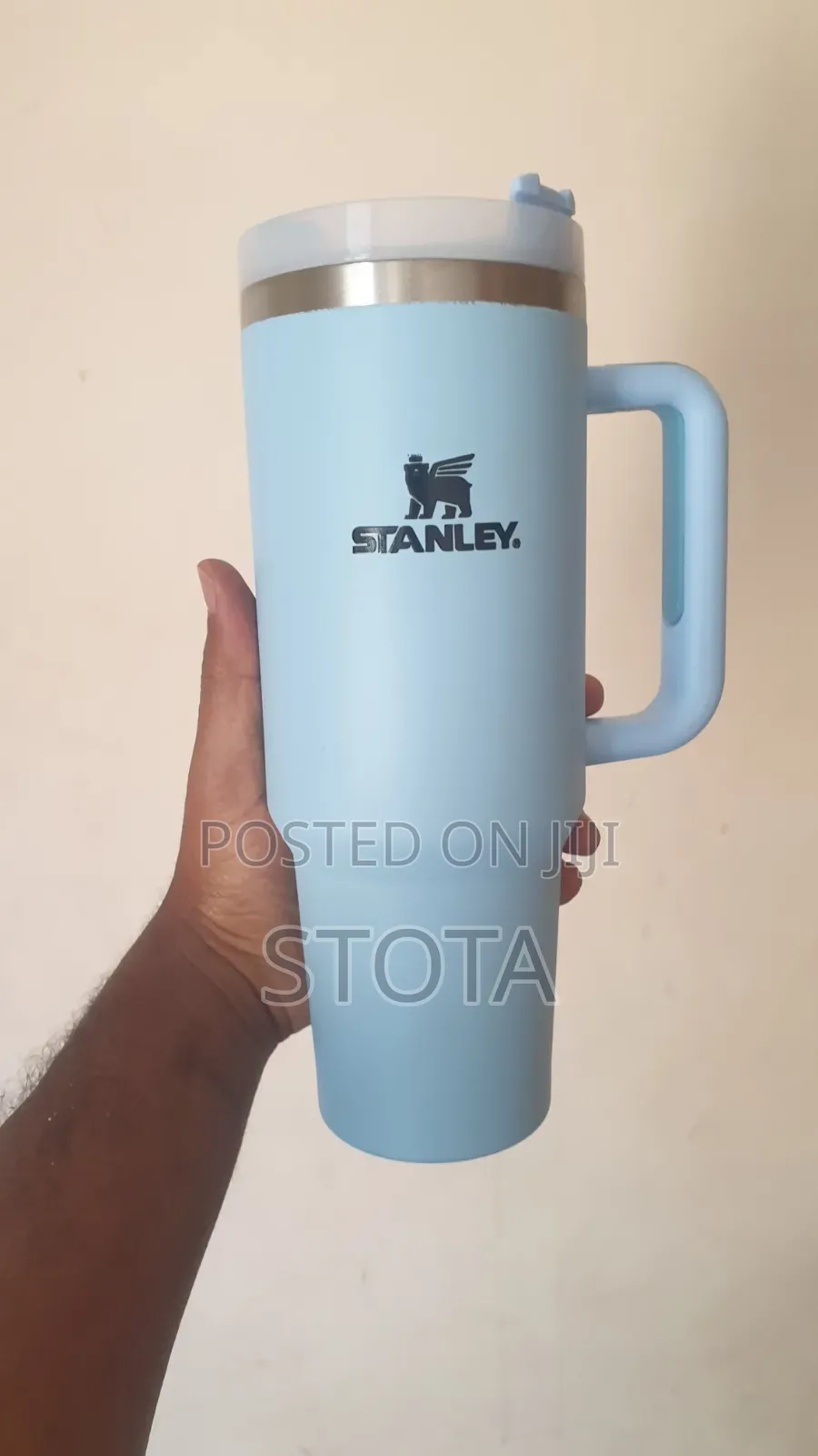 Stanley Cup With Straw ከለር አለው