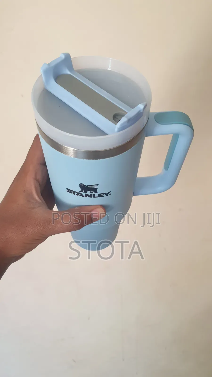 Stanley Cup With Straw ከለር አለው