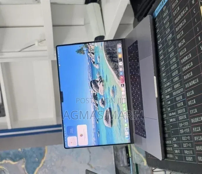 New Laptop Apple MacBook Pro 2021 M1 32GB Apple M1 SSD 1T