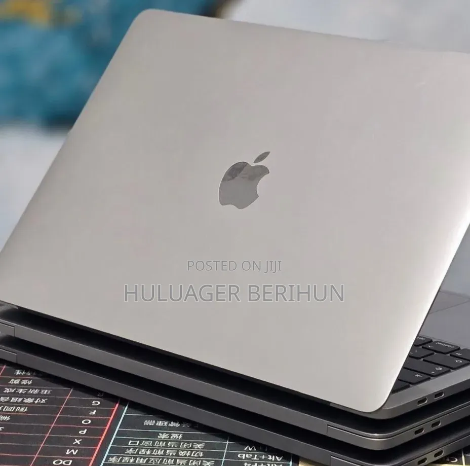 New Laptop Apple MacBook Pro 2020 M1 8GB Apple M1 SSD 512GB