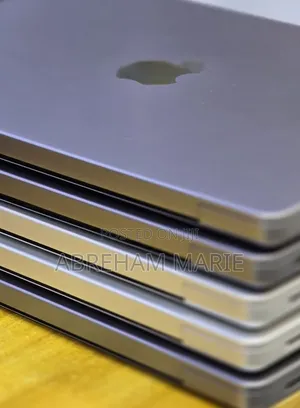 New Laptop Apple MacBook Pro 2021 M1 16GB Apple M1 Pro SSD 512GB