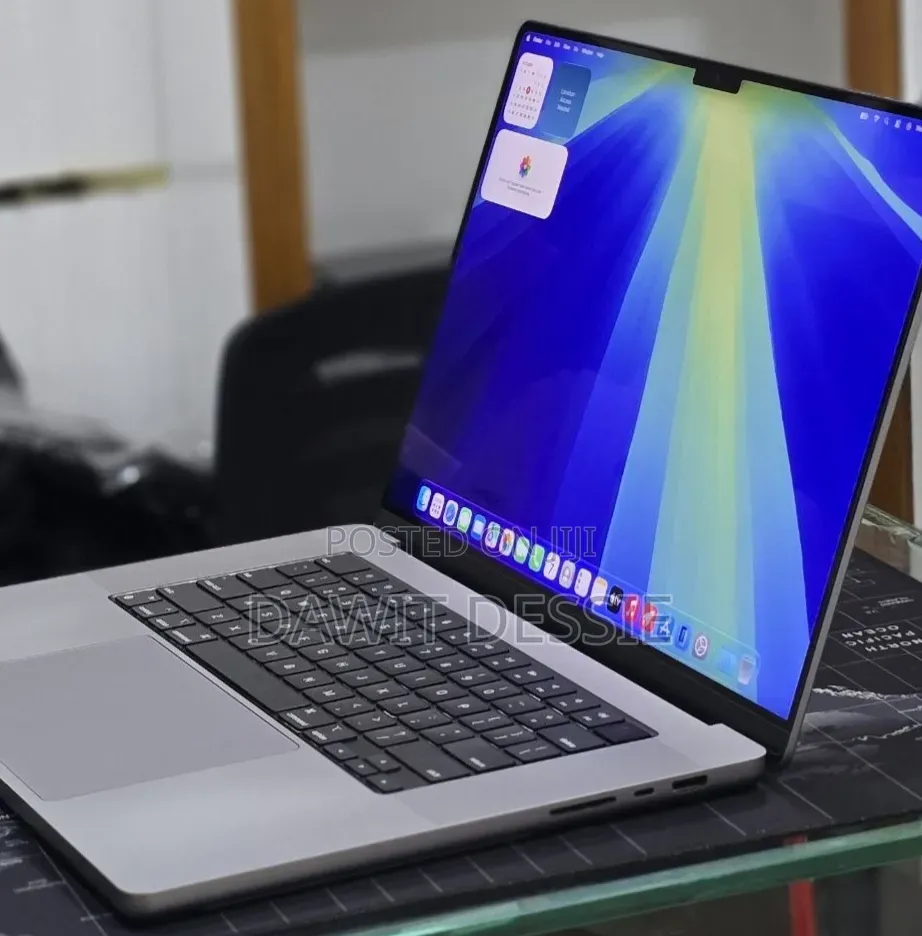 New Laptop Apple MacBook Pro 2021 M1 Max 64GB Apple M1 Max SSD 1T