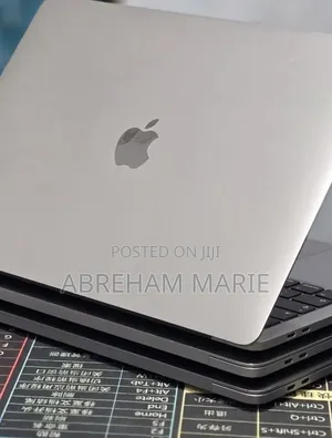 New Laptop Apple MacBook Pro 2020 M1 8GB Apple M1 Pro SSD 512GB
