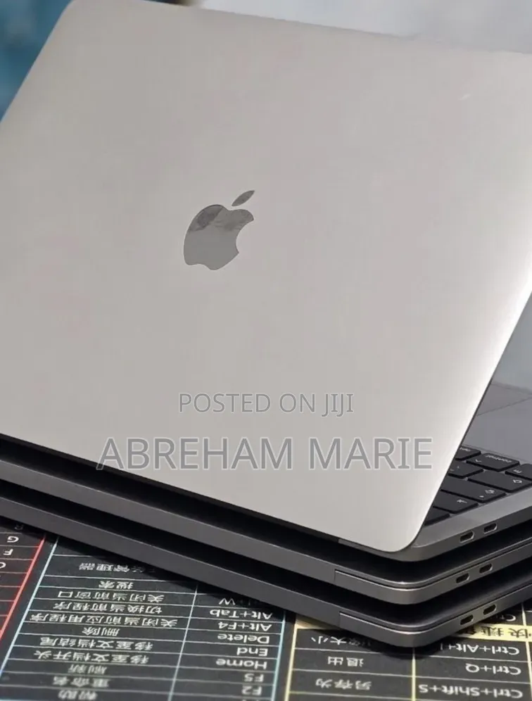 New Laptop Apple MacBook Pro 2020 M1 8GB Apple M1 Pro SSD 512GB
