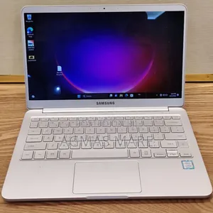 New Laptop Samsung 8GB Intel Core i5 SSD 256GB