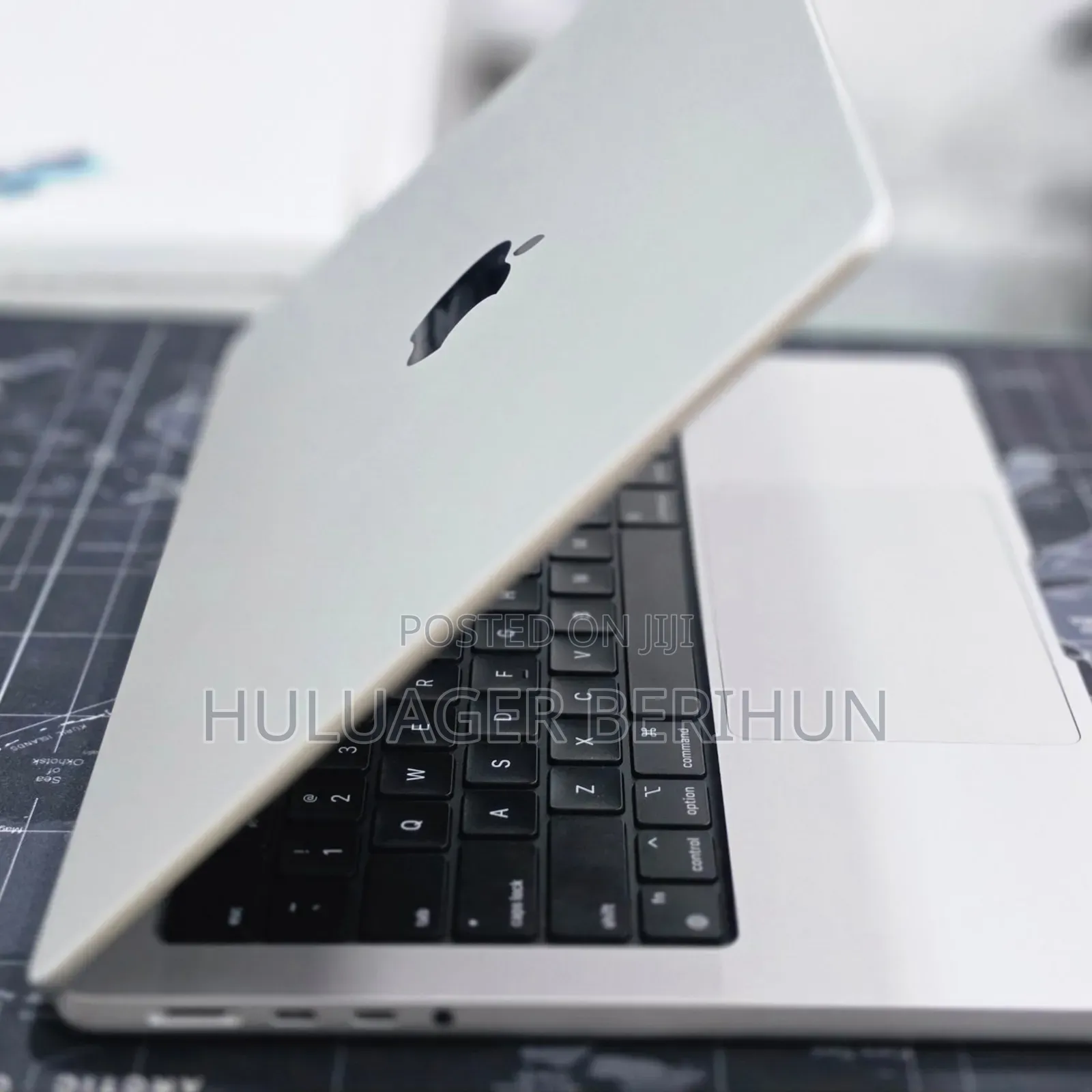 New Laptop Apple MacBook Pro 2024 M4 24GB Apple M4 Pro SSD 512GB
