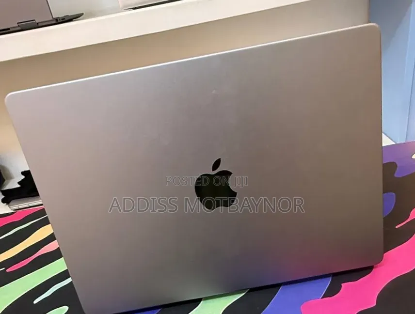 New Laptop Apple MacBook Pro 2023 M3 16GB Intel Core M3 SSD 512GB