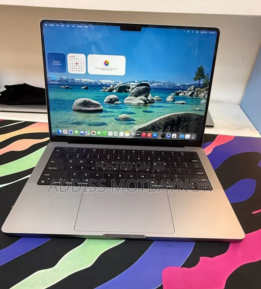 New Laptop Apple MacBook Pro 2023 M3 16GB Intel Core M3 SSD 512GB