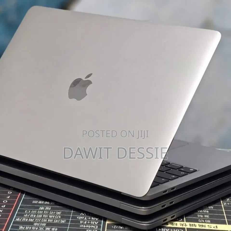 New Laptop Apple MacBook Pro 2021 M1 8GB Apple M1 Pro SSD 512GB