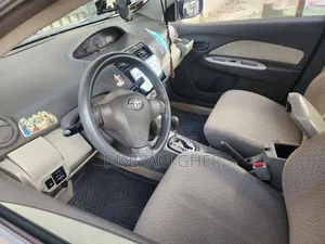 Toyota Yaris 2011 Blue