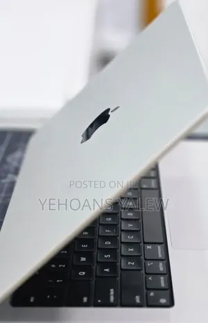 New Laptop Apple MacBook Pro 2024 M4 Pro 24GB Apple M4 Pro SSD 512GB